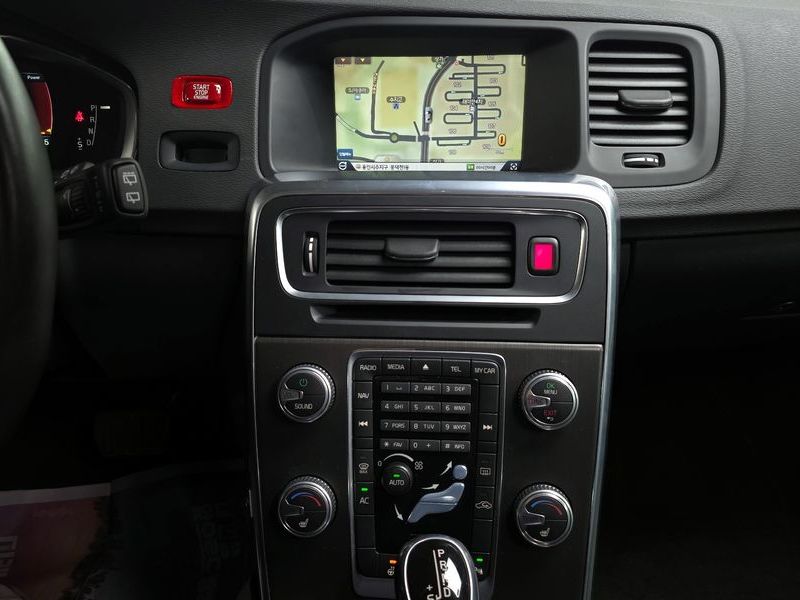 2015 Volvo V60 D2 1st photo 14