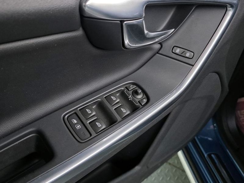 2015 Volvo V60 D2 1st photo 17