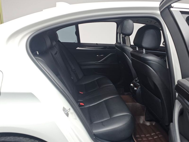 2014 BMW 5 Series 528i photo 11