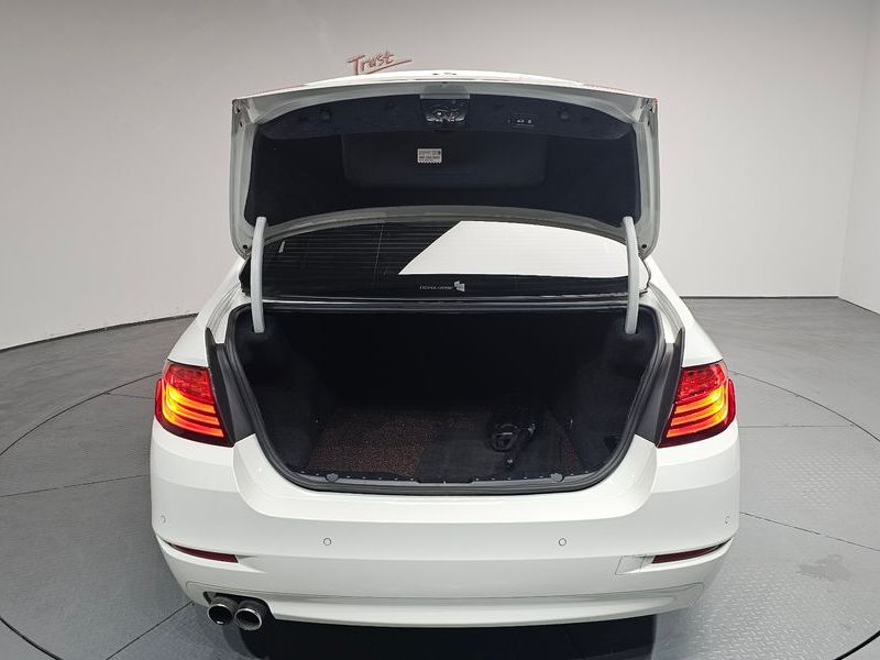 2014 BMW 5 Series 528i photo 27
