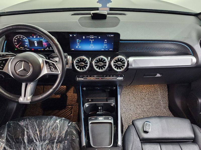 2024 Mercedes-Benz GLB GLB200 d photo 7