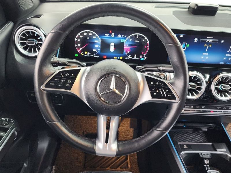2024 Mercedes-Benz GLB GLB200 d photo 13