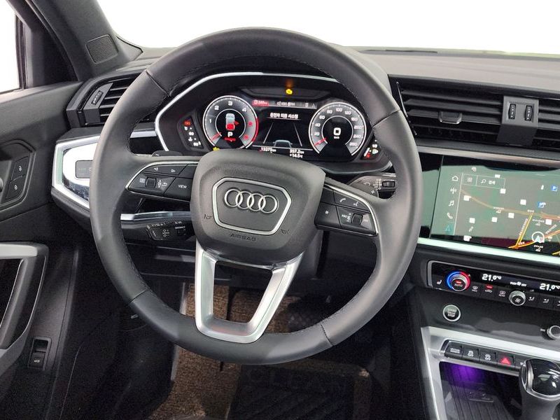 2025 Audi Q3 35 TDI Premium photo 13