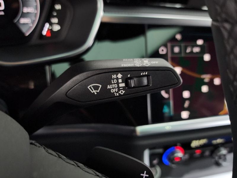 2025 Audi Q3 35 TDI Premium photo 18