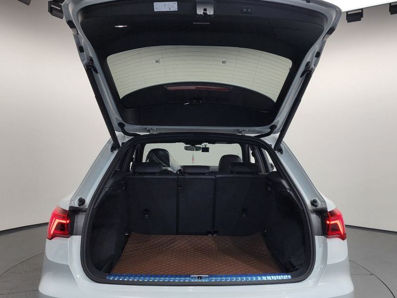 2025 Audi Q3 35 TDI Premium photo 20