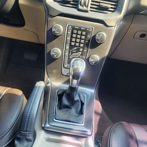 2014 Volvo V40 D4 2nd photo 16