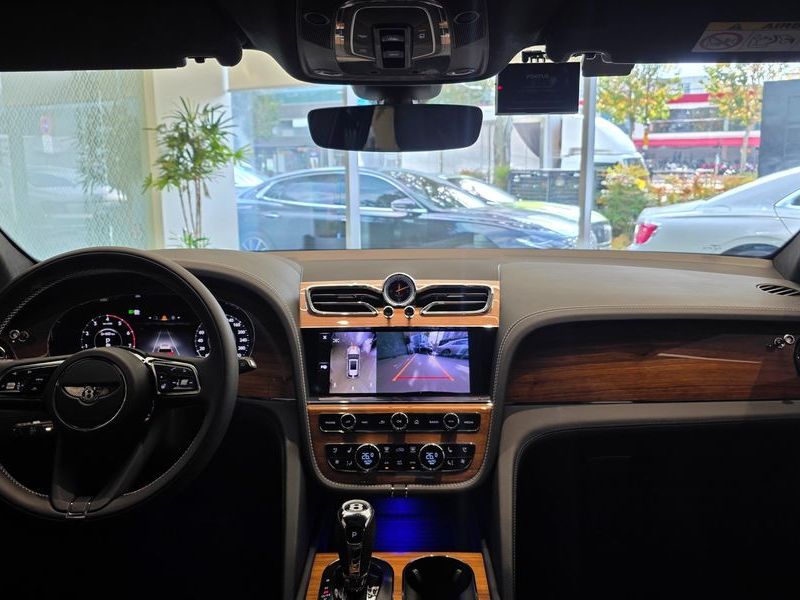 2025 Bentley Bentayga 4.0 V8 Base photo 8