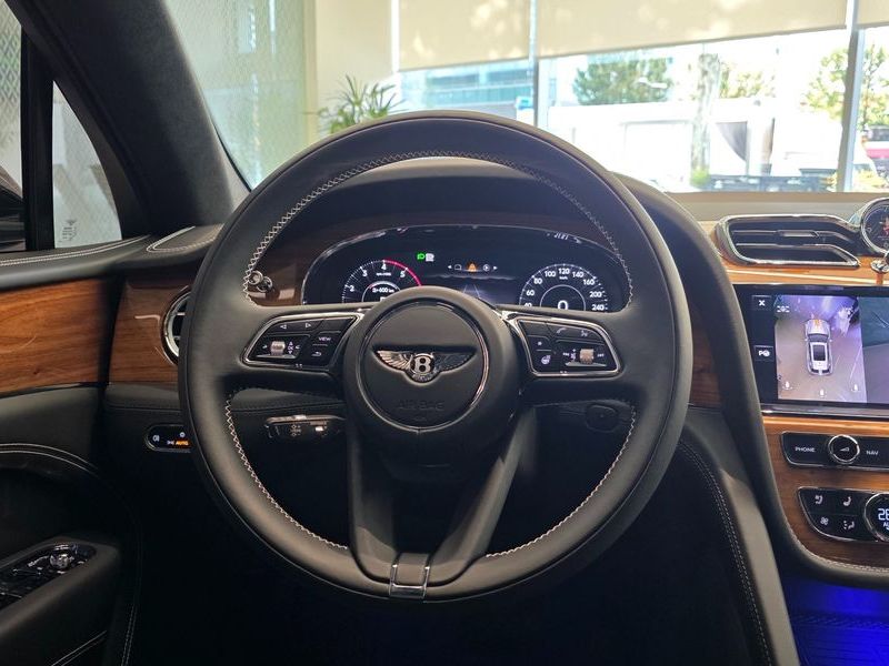 2025 Bentley Bentayga 4.0 V8 Base photo 9