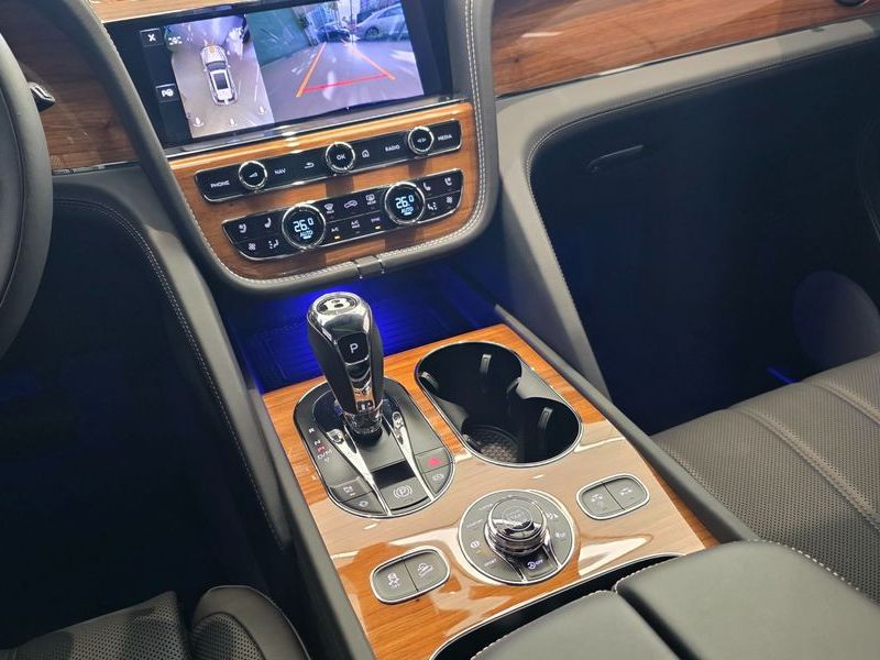 2025 Bentley Bentayga 4.0 V8 Base photo 10