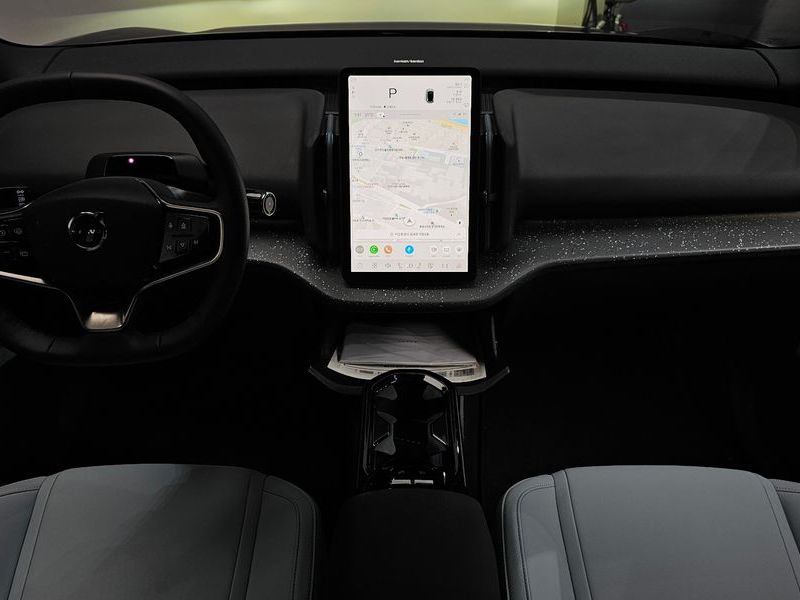 2025 Volvo EX30 Ultra photo 7