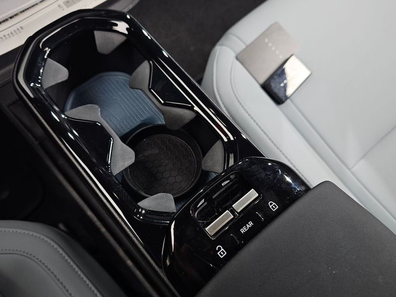 2025 Volvo EX30 Ultra photo 30
