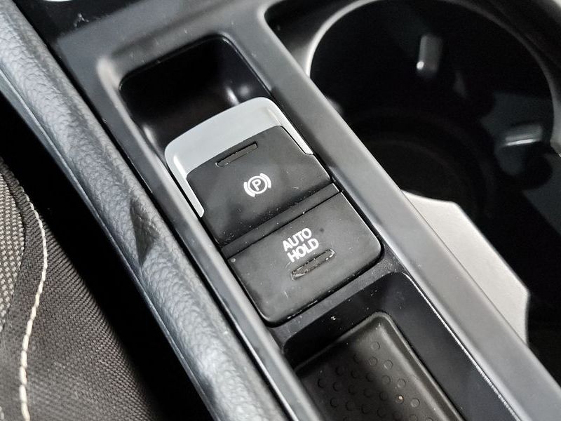 2013 Volkswagen Golf 1.6 TDI photo 12