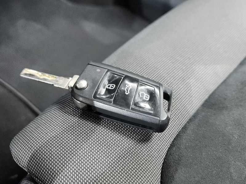 2013 Volkswagen Golf 1.6 TDI photo 15