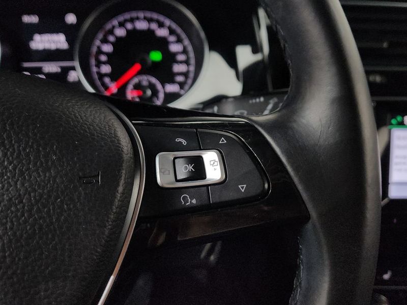 2013 Volkswagen Golf 1.6 TDI photo 16