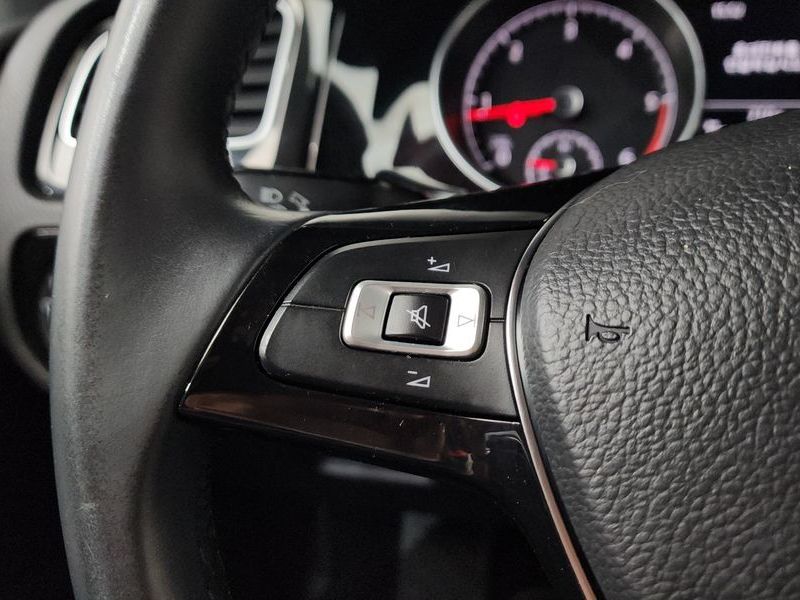 2013 Volkswagen Golf 1.6 TDI photo 17