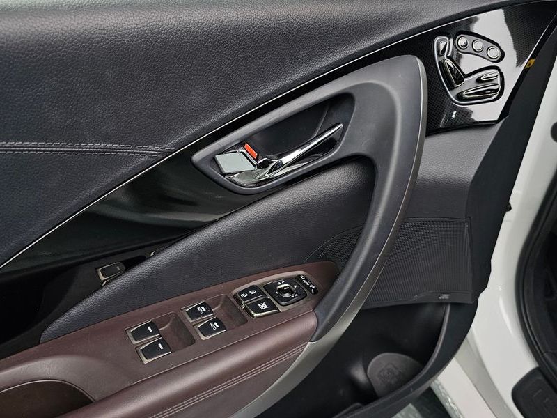 2012 Hyundai Grandeur HG330 Celebrity photo 17