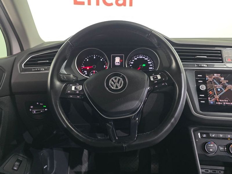 2020 Volkswagen Tiguan 2.0 TDI Premium photo 12