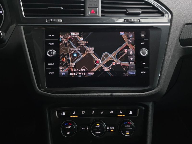 2020 Volkswagen Tiguan 2.0 TDI Premium photo 13