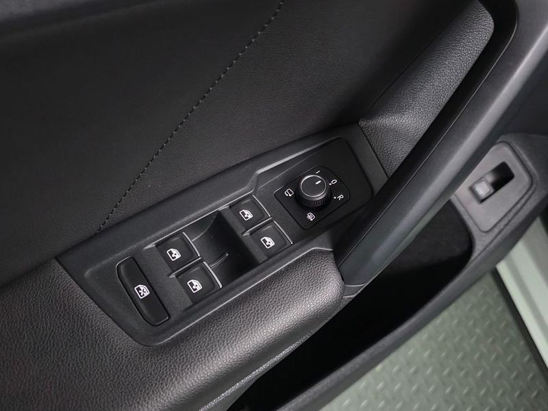 2020 Volkswagen Tiguan 2.0 TDI Premium photo 18