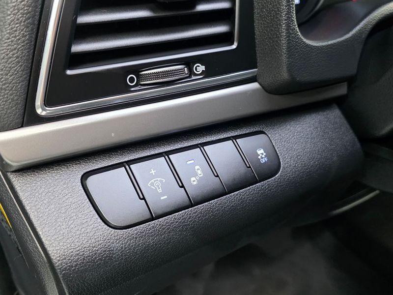 2018 Hyundai Avante 1.6 GDI Value Plus photo 13