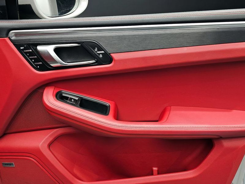 2021 Porsche Macan 2.9 GTS 95B photo 24