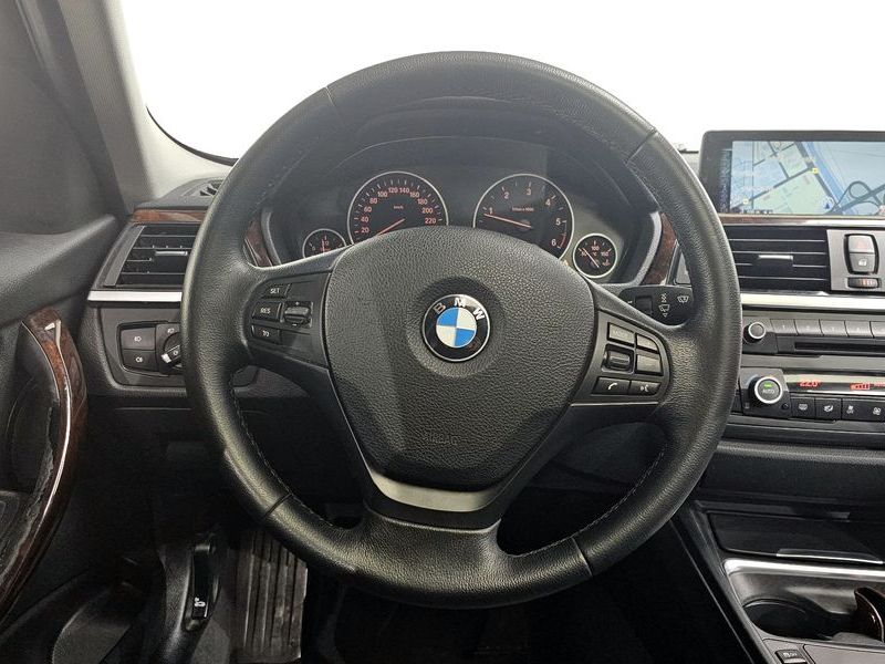 2013 BMW 3 Series 320d photo 13