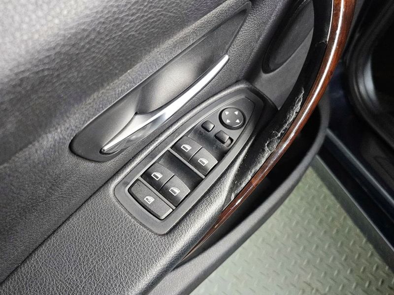2013 BMW 3 Series 320d photo 18