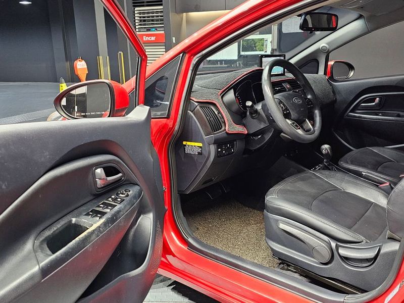 2012 Kia 올 뉴 프라이드 1.6 GDI Sedan Prestige photo 11