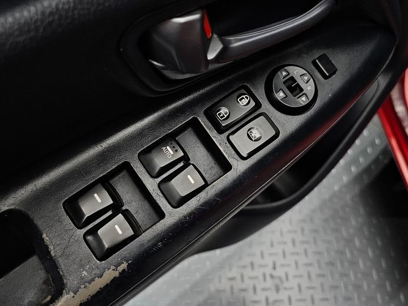 2012 Kia 올 뉴 프라이드 1.6 GDI Sedan Prestige photo 17