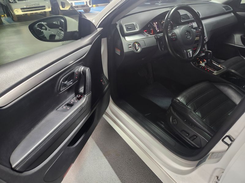 2012 Volkswagen CC 2.0 TDI BlueMotion photo 11
