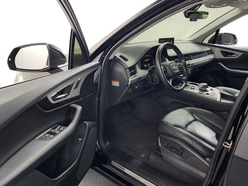 2019 Audi Q7 45 TFSI Quattro photo 10