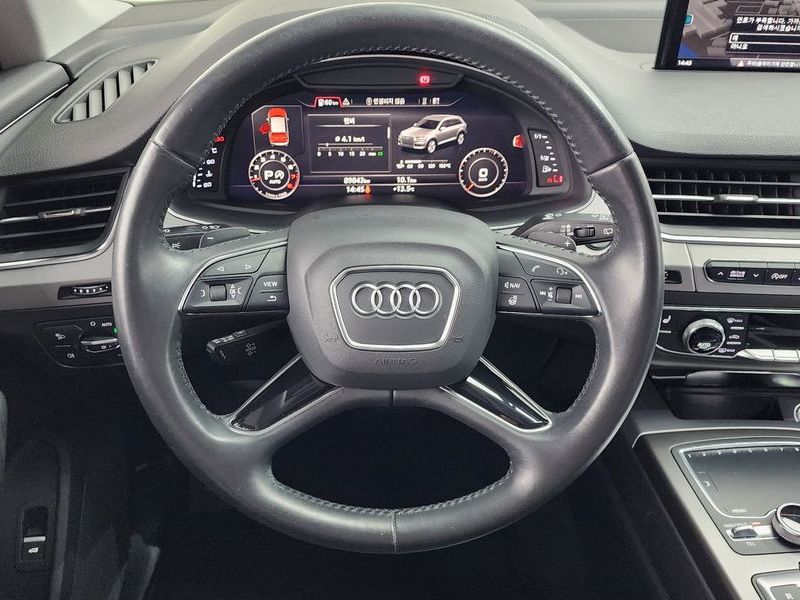 2019 Audi Q7 45 TFSI Quattro photo 13