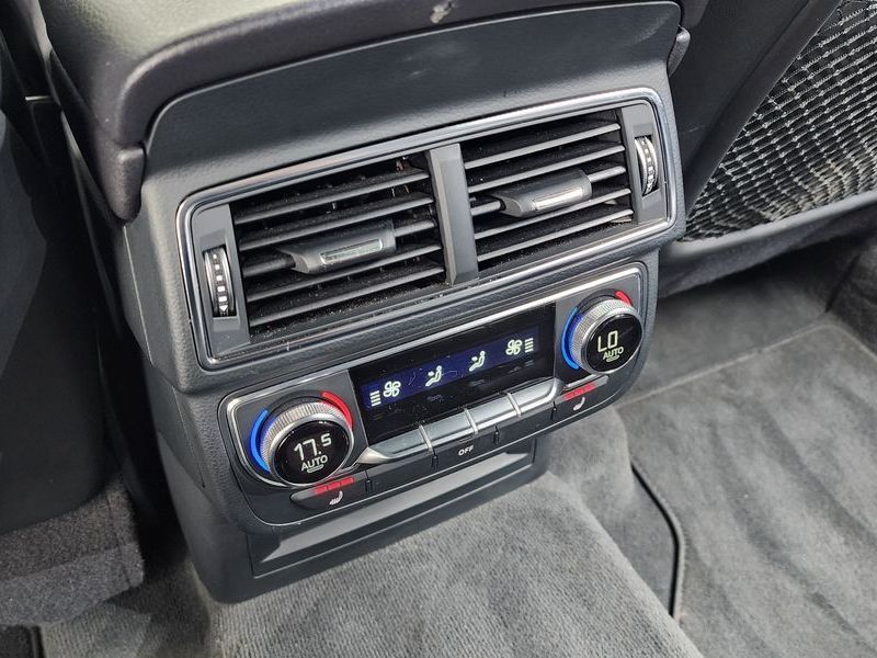2019 Audi Q7 45 TFSI Quattro photo 18