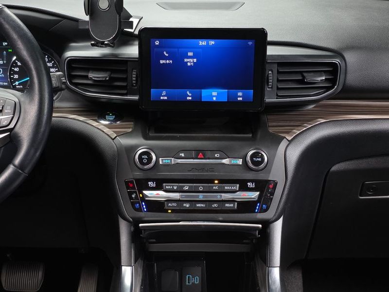 2020 Ford Explorer 2.3 LimIted 4WD photo 12