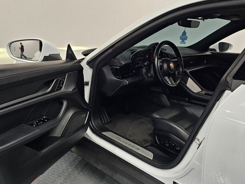 2020 Porsche Taycan 4S photo 10