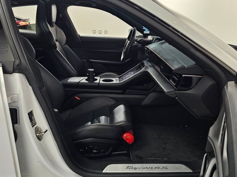 2020 Porsche Taycan 4S photo 11