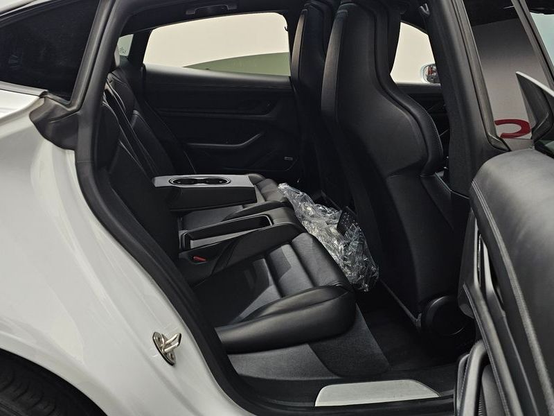 2020 Porsche Taycan 4S photo 12