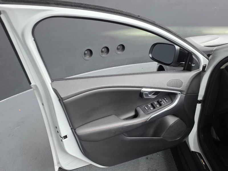 2019 Volvo V40 크로스컨트리 D3 photo 24