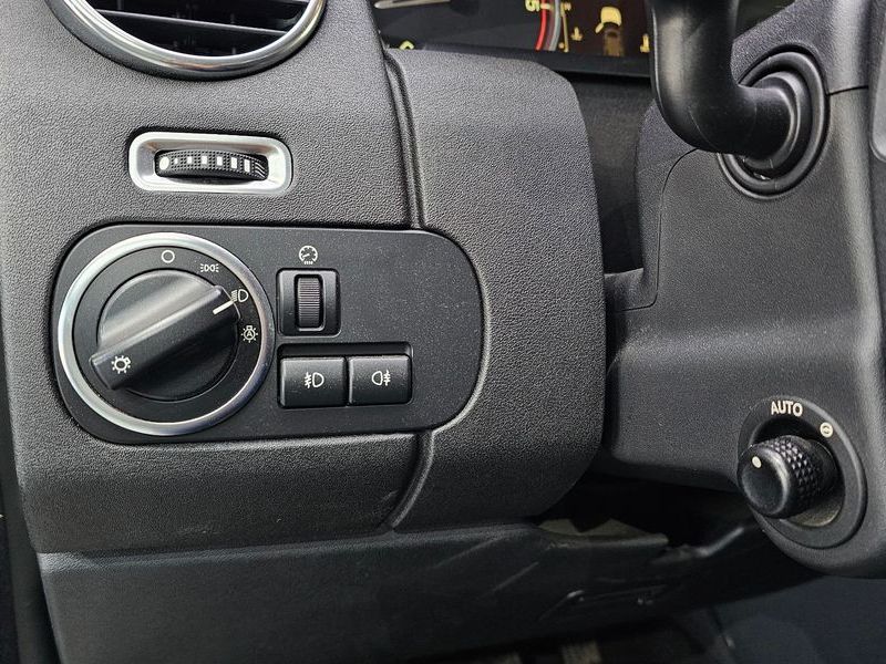 2014 Land Rover Discovery 3.0 SDV6 HSE photo 16