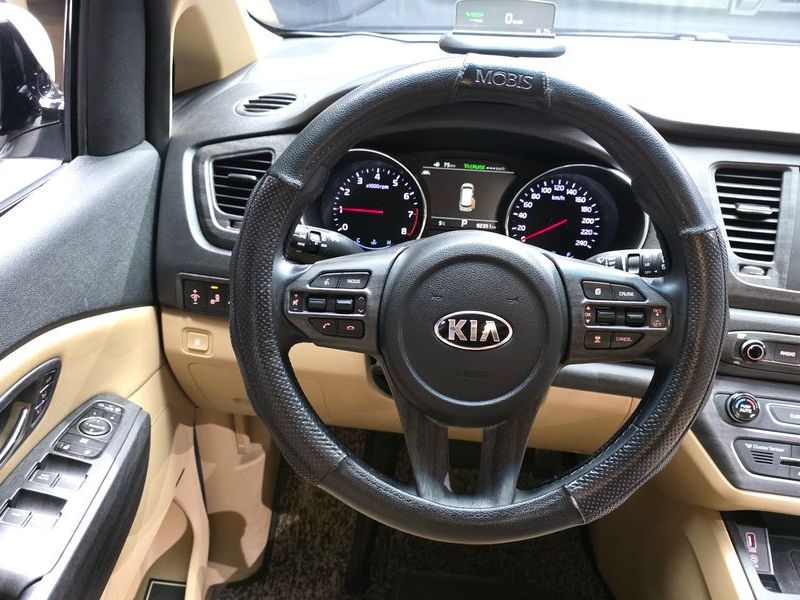 2019 Kia Carnival Gasoline 9-Seater Hi-Limousine Noblesse Special photo 13
