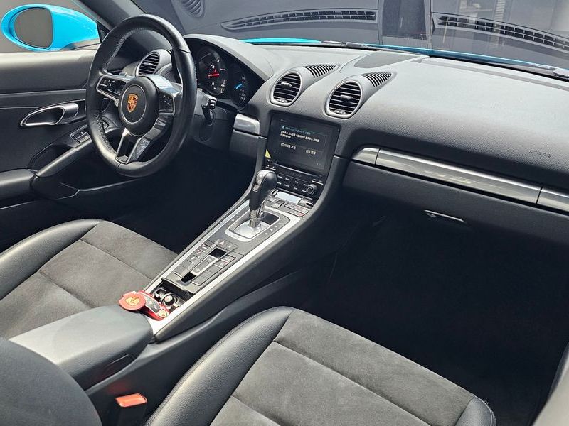 2018 Porsche 718 2.0 photo 7