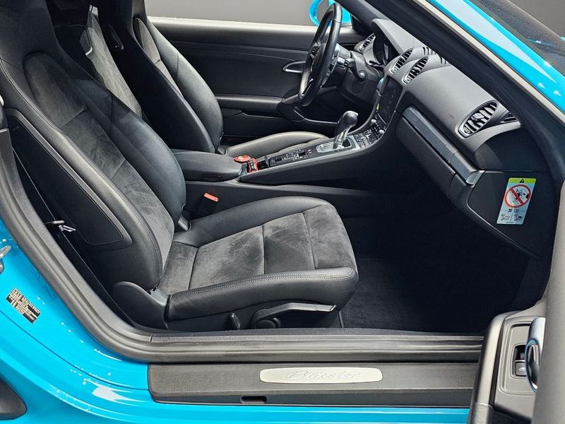 2018 Porsche 718 2.0 photo 10