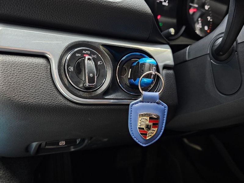 2018 Porsche 718 2.0 photo 16