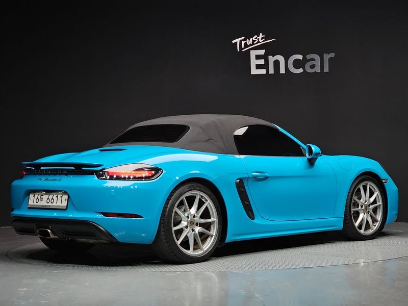 2018 Porsche 718 2.0 photo 19