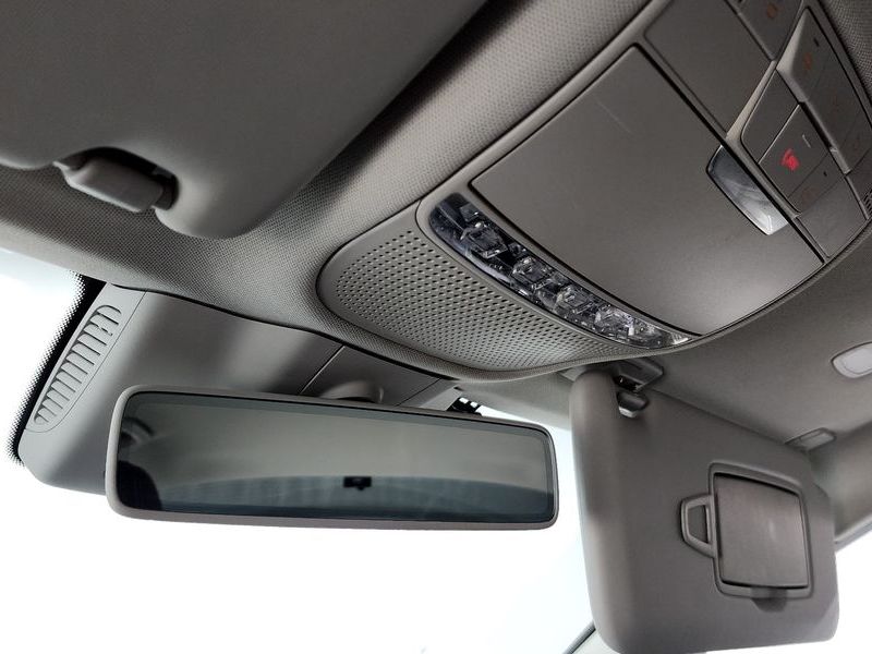 2019 Mercedes-Benz C-Class C200 photo 19