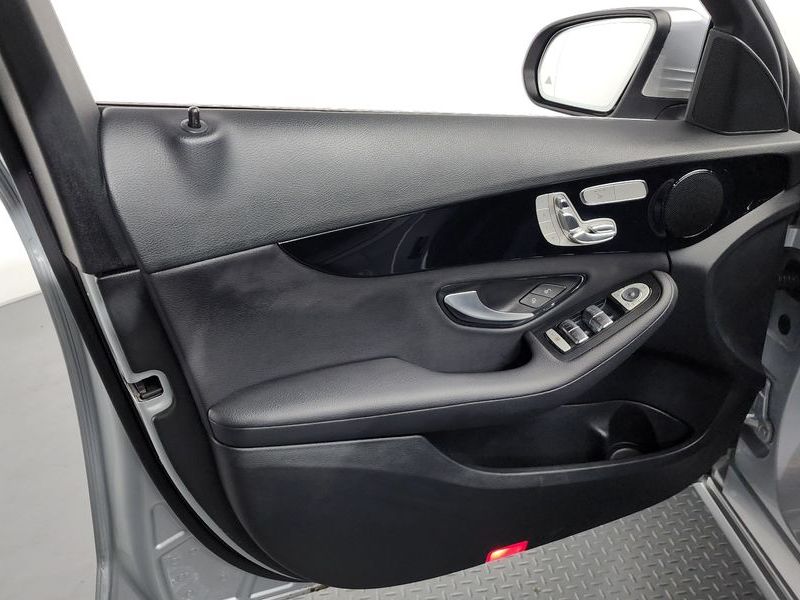 2019 Mercedes-Benz C-Class C200 photo 24