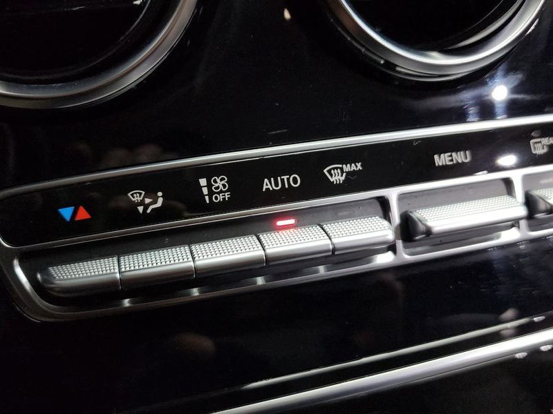 2019 Mercedes-Benz C-Class C200 photo 29