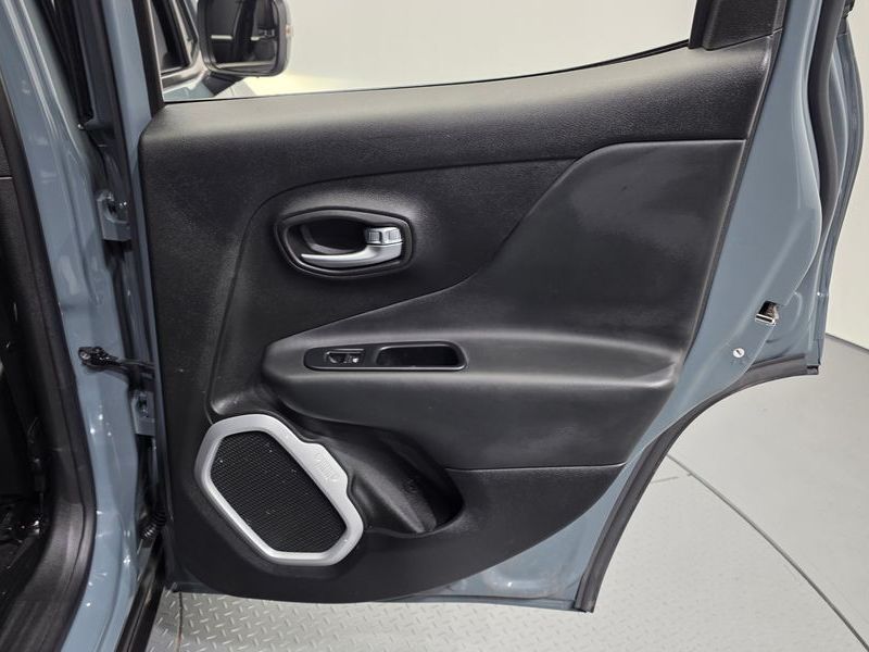 2018 Jeep Renegade 2.4 Longitude High photo 29