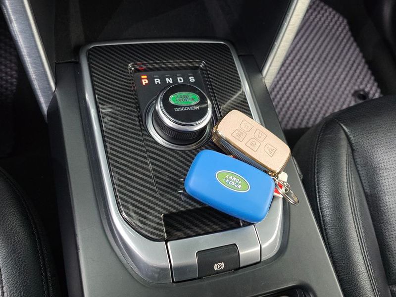 2018 Land Rover Discovery Sport 2.0 TD4 SE photo 9