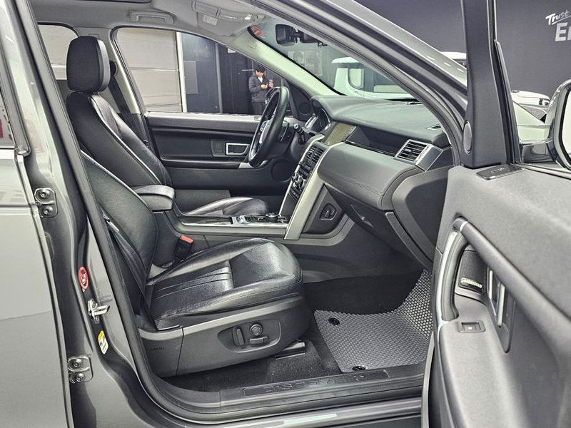 2018 Land Rover Discovery Sport 2.0 TD4 SE photo 11